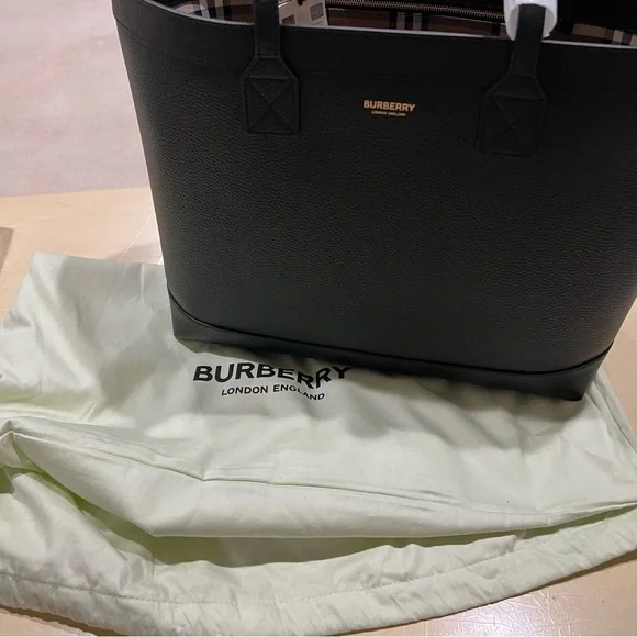 NWT Burberry Medium Black leather London tote - Picture 8 of 11